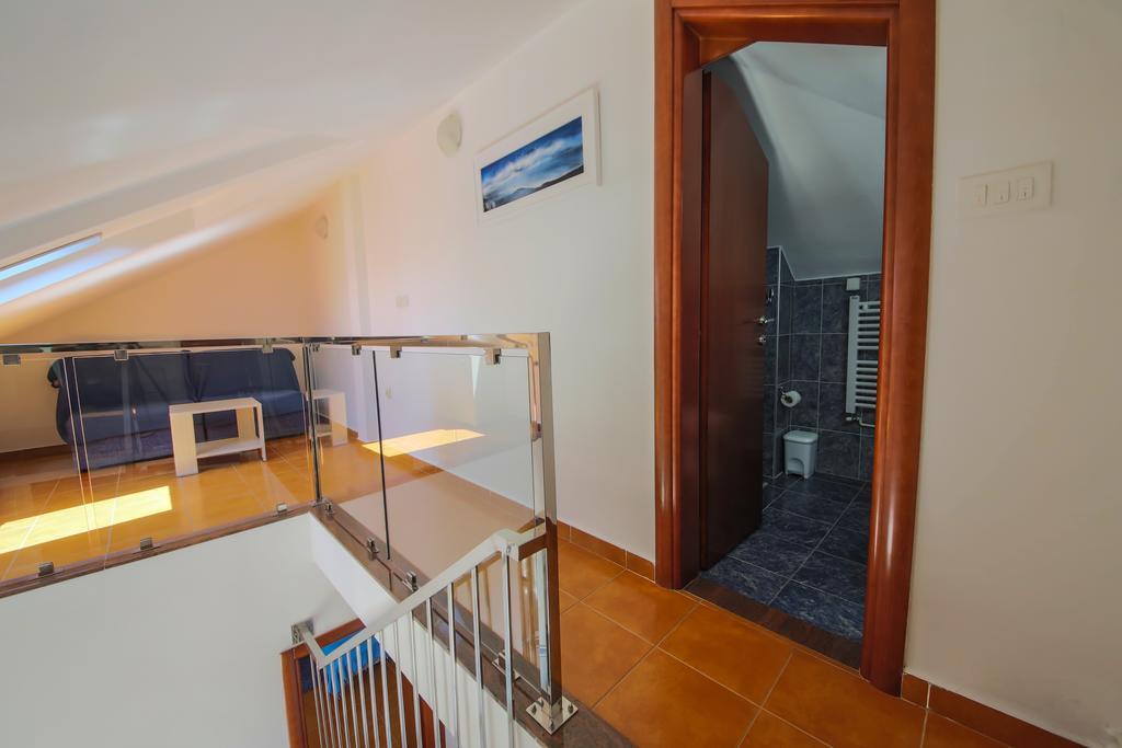 R-Club Old Town Apartments บุดวา ภายนอก รูปภาพ