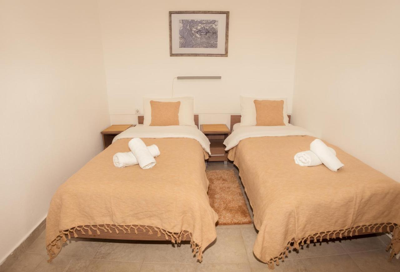 R-Club Old Town Apartments บุดวา ภายนอก รูปภาพ