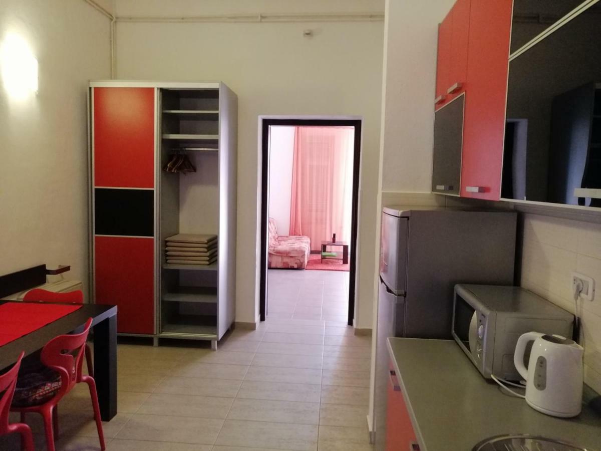 R-Club Old Town Apartments บุดวา ภายนอก รูปภาพ